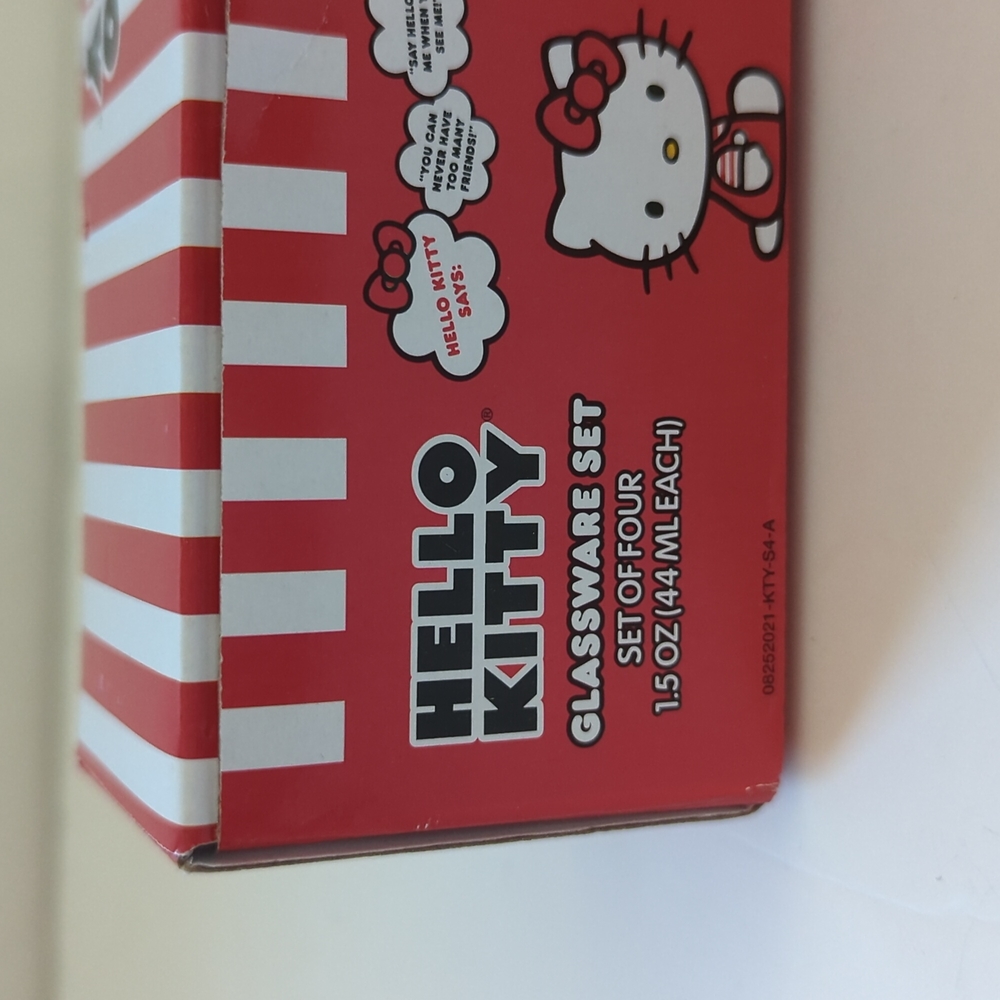 NWT Hello Kitty Shot Glasses - Picture 4 of 4